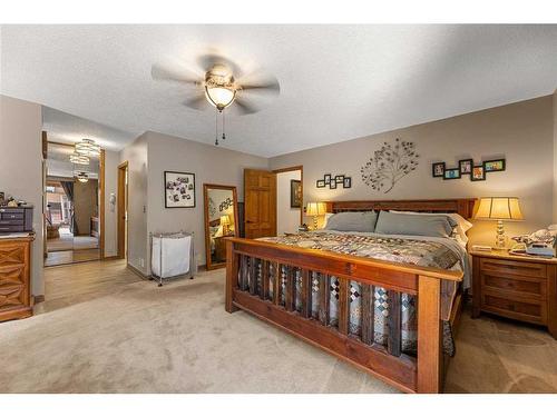 32578 Range Road 52, Rural Mountain View County, AB - Indoor Photo Showing Bedroom