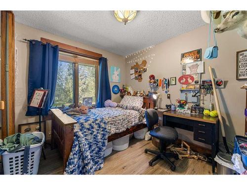 32578 Range Road 52, Rural Mountain View County, AB - Indoor Photo Showing Bedroom