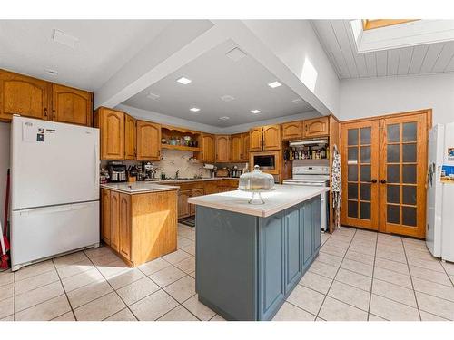 32578 Range Road 52, Rural Mountain View County, AB - Indoor Photo Showing Kitchen