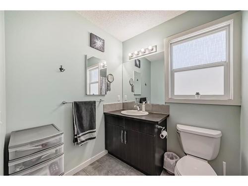 103 Walden Gardens Se, Calgary, AB - Indoor Photo Showing Bathroom