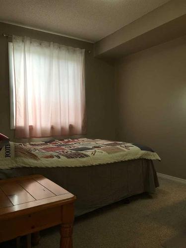 3315-60 Panatella Street Nw, Calgary, AB - Indoor Photo Showing Bedroom