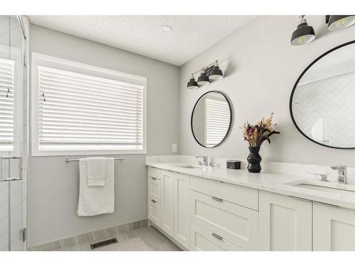 60 Wentworth Close Sw, Calgary, AB - Indoor Photo Showing Bathroom