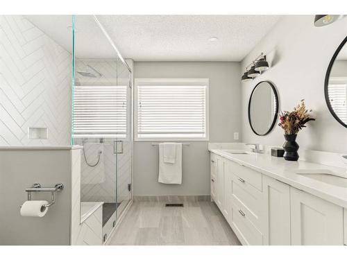 60 Wentworth Close Sw, Calgary, AB - Indoor Photo Showing Bathroom