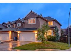 60 Wentworth Close SW Calgary, AB T3H 4V9