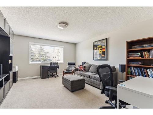 60 Wentworth Close Sw, Calgary, AB - Indoor Photo Showing Living Room