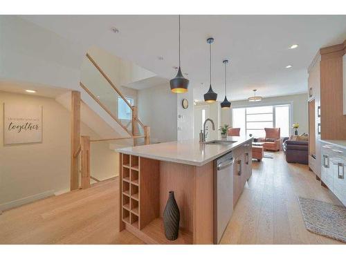 3817 Centre A Street Ne, Calgary, AB - Indoor Photo Showing Kitchen With Upgraded Kitchen