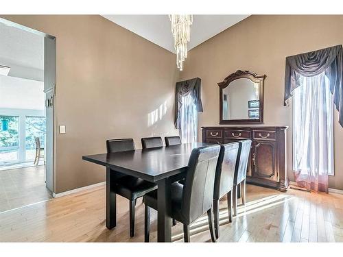 583 Woodpark Crescent Sw, Calgary, AB - Indoor Photo Showing Dining Room