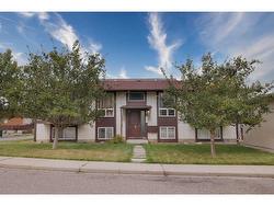 8-104 Sabrina Way SW Calgary, AB T2W 2N6