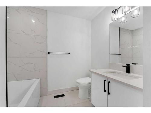 1035 Abbeydale Drive Ne, Calgary, AB - Indoor Photo Showing Bathroom