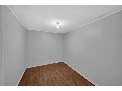 13-4531 7 Avenue Se, Calgary, AB - Indoor Photo Showing Other Room