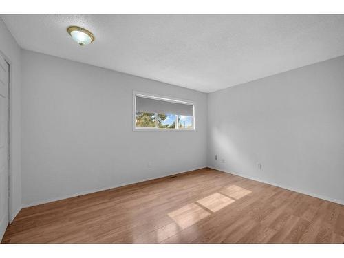 13-4531 7 Avenue Se, Calgary, AB - Indoor Photo Showing Other Room