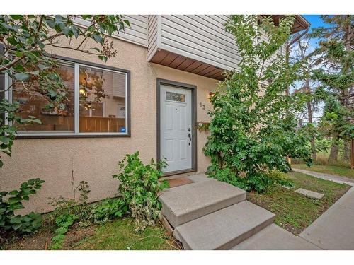 13-4531 7 Avenue Se, Calgary, AB - Outdoor