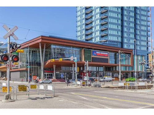 1102-510 6 Avenue Se, Calgary, AB - Outdoor With Balcony