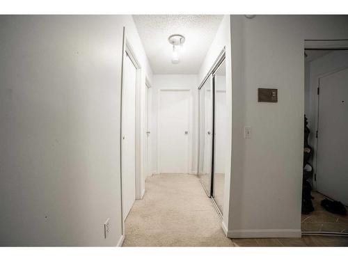 312-1919 36 Street Sw, Calgary, AB - Indoor Photo Showing Other Room