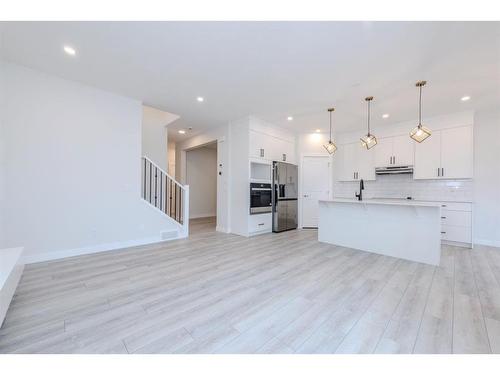 70 Cobbleridge Place Sw, Airdrie, AB - Indoor Photo Showing Kitchen