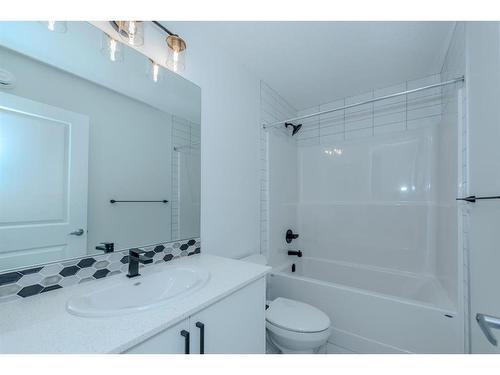 70 Cobbleridge Place Sw, Airdrie, AB - Indoor Photo Showing Bathroom