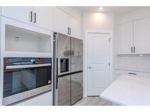 70 Cobbleridge Place Sw, Airdrie, AB - Indoor Photo Showing Kitchen