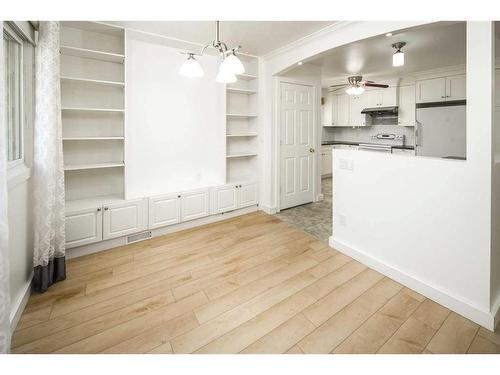 4124 Brisebois Drive Nw, Calgary, AB - Indoor Photo Showing Kitchen