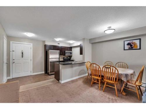 303-7130 80 Avenue Ne, Calgary, AB - Indoor