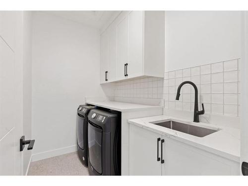 2035 32 Avenue Sw, Calgary, AB - Indoor Photo Showing Laundry Room