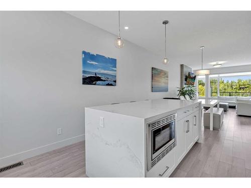 20 Royal Elm Green Nw, Calgary, AB - Indoor Photo Showing Kitchen