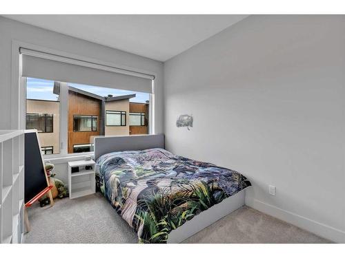 20 Royal Elm Green Nw, Calgary, AB - Indoor Photo Showing Bedroom