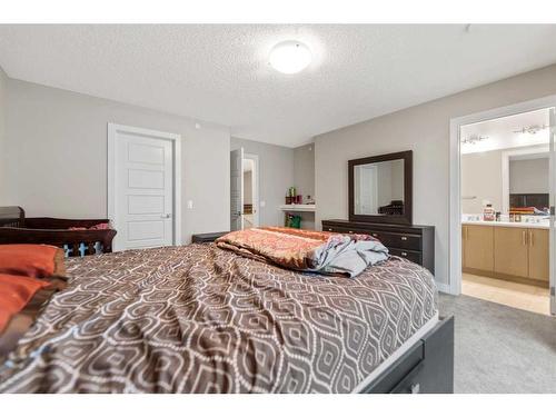 176 Howse Avenue Ne, Calgary, AB - Indoor Photo Showing Bedroom