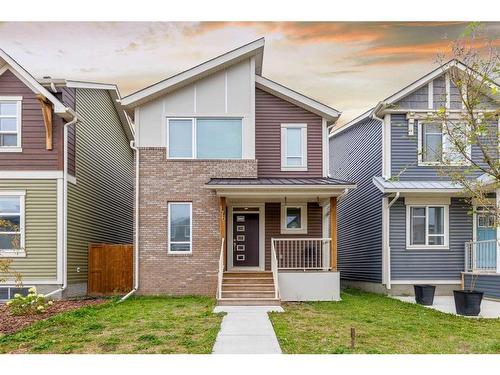 176 Howse Avenue Ne, Calgary, AB - Outdoor With Facade