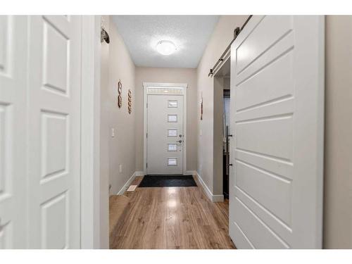 176 Howse Avenue Ne, Calgary, AB - Indoor Photo Showing Other Room