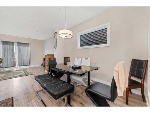 176 Howse Avenue Ne, Calgary, AB - Indoor Photo Showing Dining Room