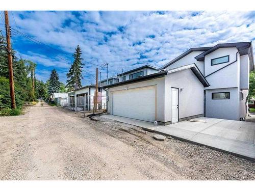 105 Hartford Road Nw, Calgary, AB - Outdoor With Exterior