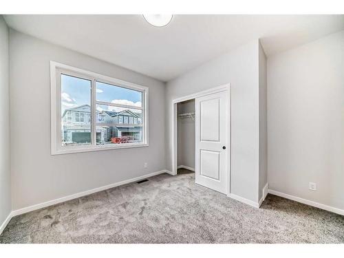 208 Lucas Place Nw, Calgary, AB - Indoor Photo Showing Other Room