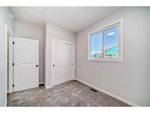 208 Lucas Place Nw, Calgary, AB - Indoor Photo Showing Other Room