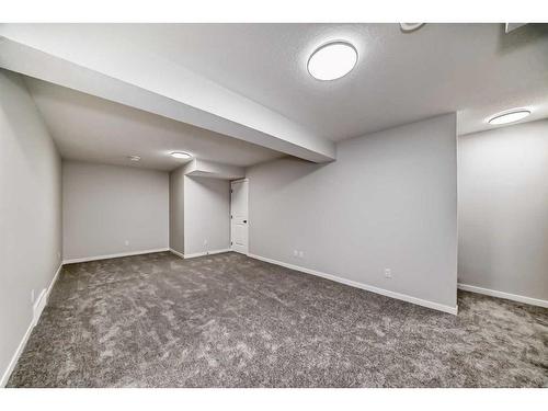 208 Lucas Place Nw, Calgary, AB - Indoor