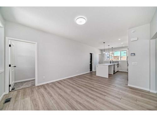 208 Lucas Place Nw, Calgary, AB - Indoor