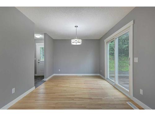 240090 370 Avenue West, Rural Foothills County, AB - Indoor Photo Showing Other Room