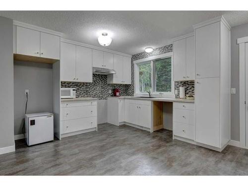 240090 370 Avenue West, Rural Foothills County, AB - Indoor Photo Showing Kitchen