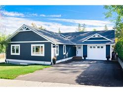 3 Glenview Crescent SW Calgary, AB T3E 4H6