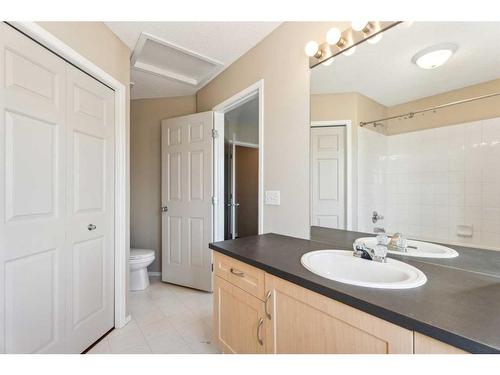 73 Rocky Ridge Heath Nw, Calgary, AB - Indoor Photo Showing Bathroom