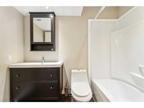 73 Rocky Ridge Heath Nw, Calgary, AB - Indoor Photo Showing Bathroom