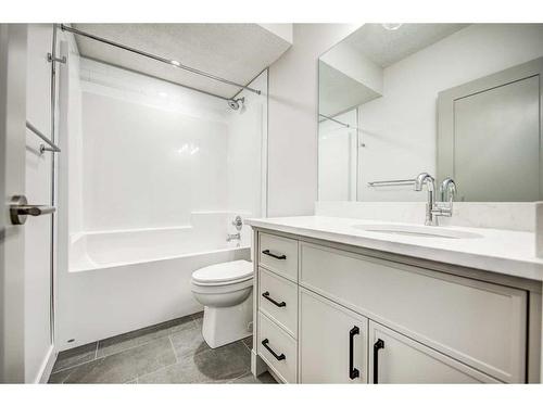 649 Cottageclub Bend, Rural Rocky View County, AB - Indoor Photo Showing Bathroom