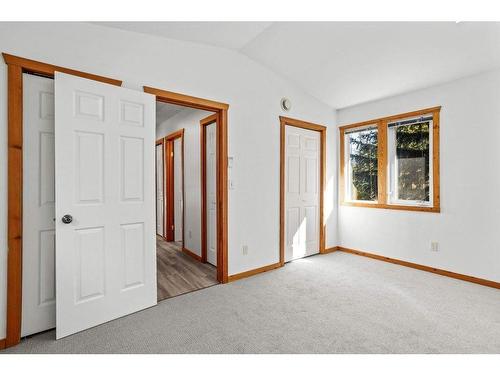 501 3 Street, Canmore, AB - Indoor Photo Showing Other Room