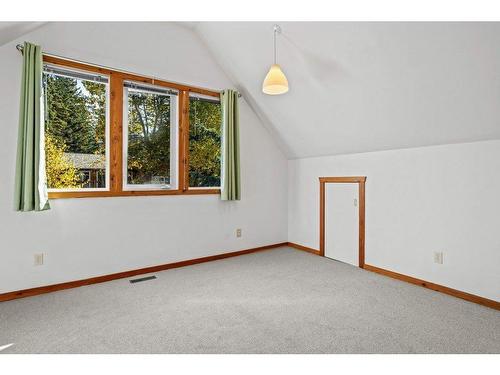 501 3 Street, Canmore, AB - Indoor Photo Showing Other Room