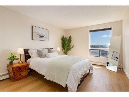 1205-924 14 Avenue Sw, Calgary, AB - Indoor Photo Showing Bedroom