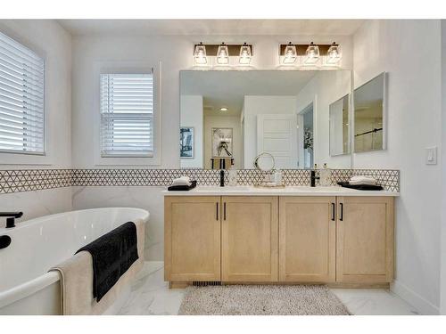 328 Legacy Circle Se, Calgary, AB - Indoor Photo Showing Bathroom