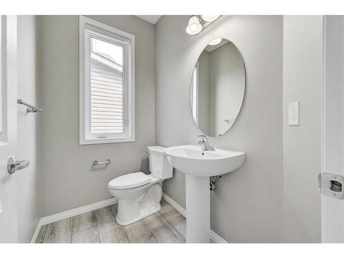 180 Cityside Park Ne, Calgary, AB - Indoor Photo Showing Bathroom