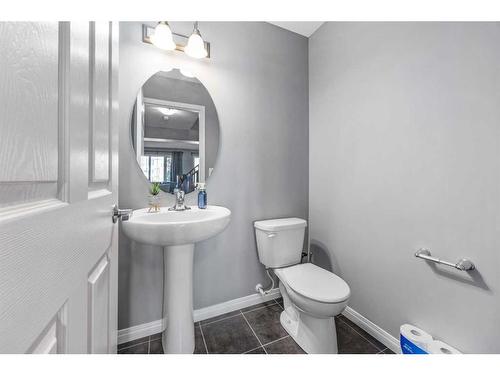 345 Windford Green Sw, Airdrie, AB - Indoor Photo Showing Bathroom