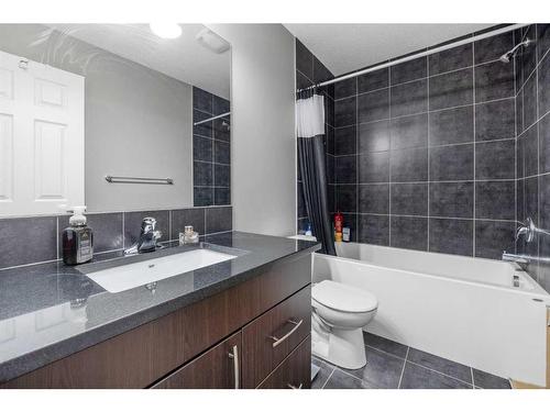 345 Windford Green Sw, Airdrie, AB - Indoor Photo Showing Bathroom