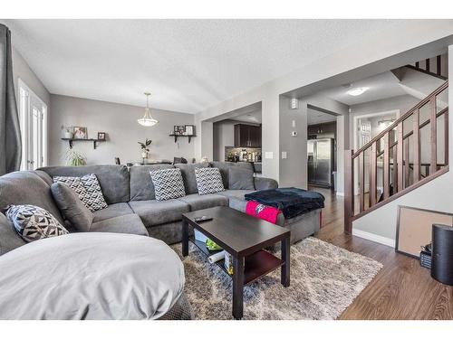 345 Windford Green Sw, Airdrie, AB - Indoor Photo Showing Living Room