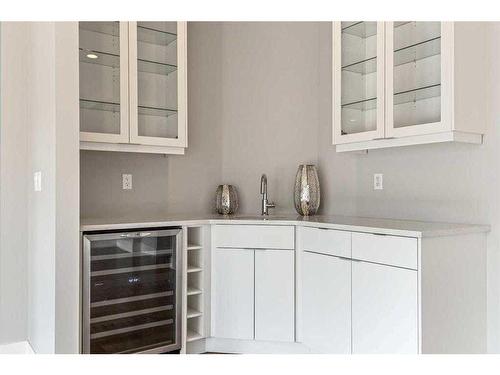 104-1804 34 Sw, Calgary, AB - Indoor Photo Showing Kitchen